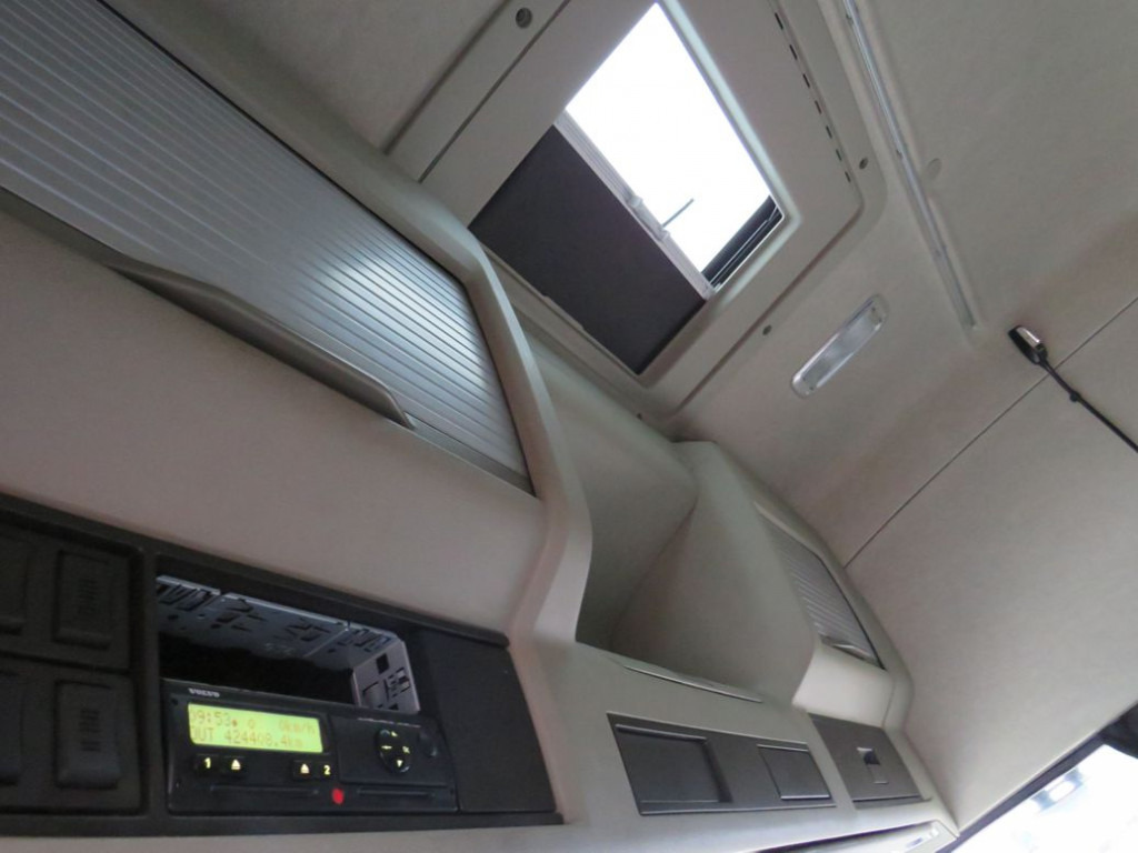VOLVO (S) Truck FM 380 Pritsche LBW LBW 2to Tautli.+Edscha - Тентованный грузовик: фото 3 VOLVO (S) Truck FM 380 Pritsche LBW LBW 2to Tautli.+Edscha - Тентованный грузовик: фото 3