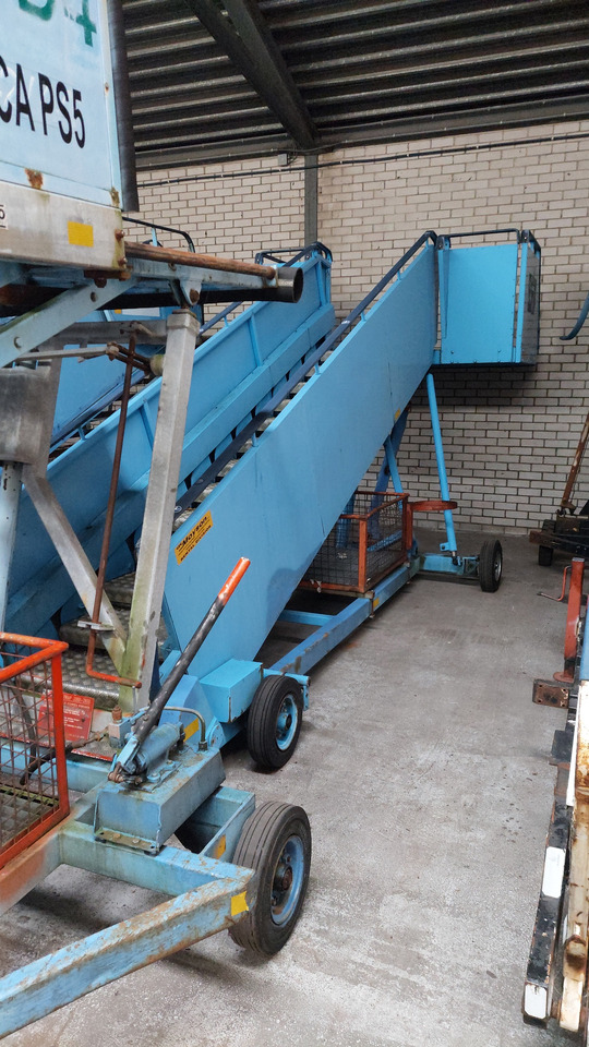 Passenger Stairs SACO 2-2.80 - Пассажирский трап: фото 1 Passenger Stairs SACO 2-2.80 - Пассажирский трап: фото 1