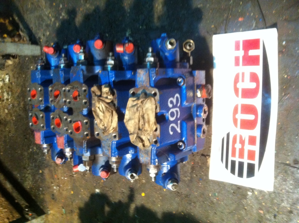 LINDE VT 668B03 6105 + 668B03 6105 + VW25 5632 + 669B01 5629 + 669A08 5607 - 5 SEKCYJNY - Гидравлический клапан для Строительной техники: фото 1 LINDE VT 668B03 6105 + 668B03 6105 + VW25 5632 + 669B01 5629 + 669A08 5607 - 5 SEKCYJNY - Гидравлический клапан для Строительной техники: фото 1