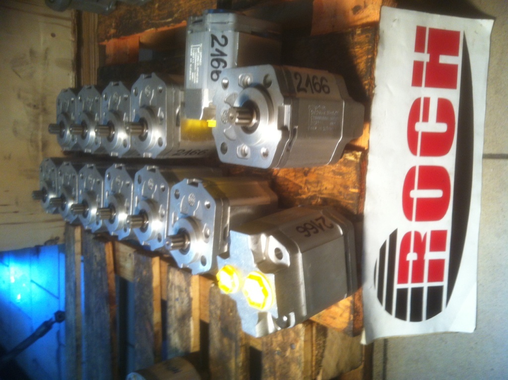 SAUER SUNDSTRAND 11079465SNC2NN/8.0RN04DBC1NNNNNNNN/NNNNN - Гидравлический насос для Строительной техники: фото 1 SAUER SUNDSTRAND 11079465SNC2NN/8.0RN04DBC1NNNNNNNN/NNNNN - Гидравлический насос для Строительной техники: фото 1