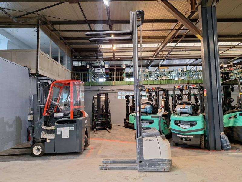 Crown ES4000-1.6 в лизинг Crown ES4000-1.6: фото 8 Crown ES4000-1.6 в лизинг Crown ES4000-1.6: фото 8