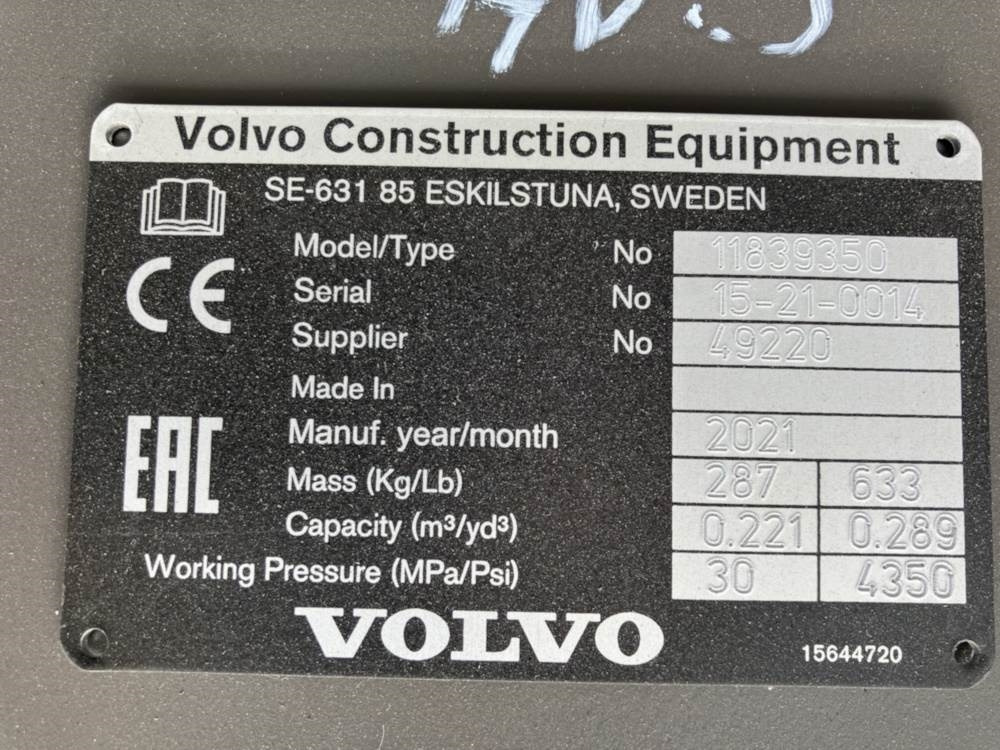 Volvo Böschungslöffel schwenkbar - Экскаватор-погрузчик: фото 4 Volvo Böschungslöffel schwenkbar - Экскаватор-погрузчик: фото 4