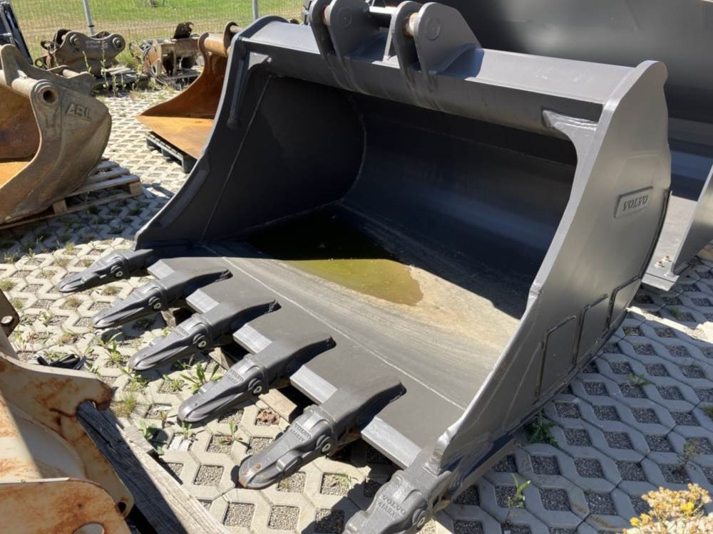 Volvo Tieflöffel mit Zähne S2 - Экскаватор-погрузчик: фото 1 Volvo Tieflöffel mit Zähne S2 - Экскаватор-погрузчик: фото 1