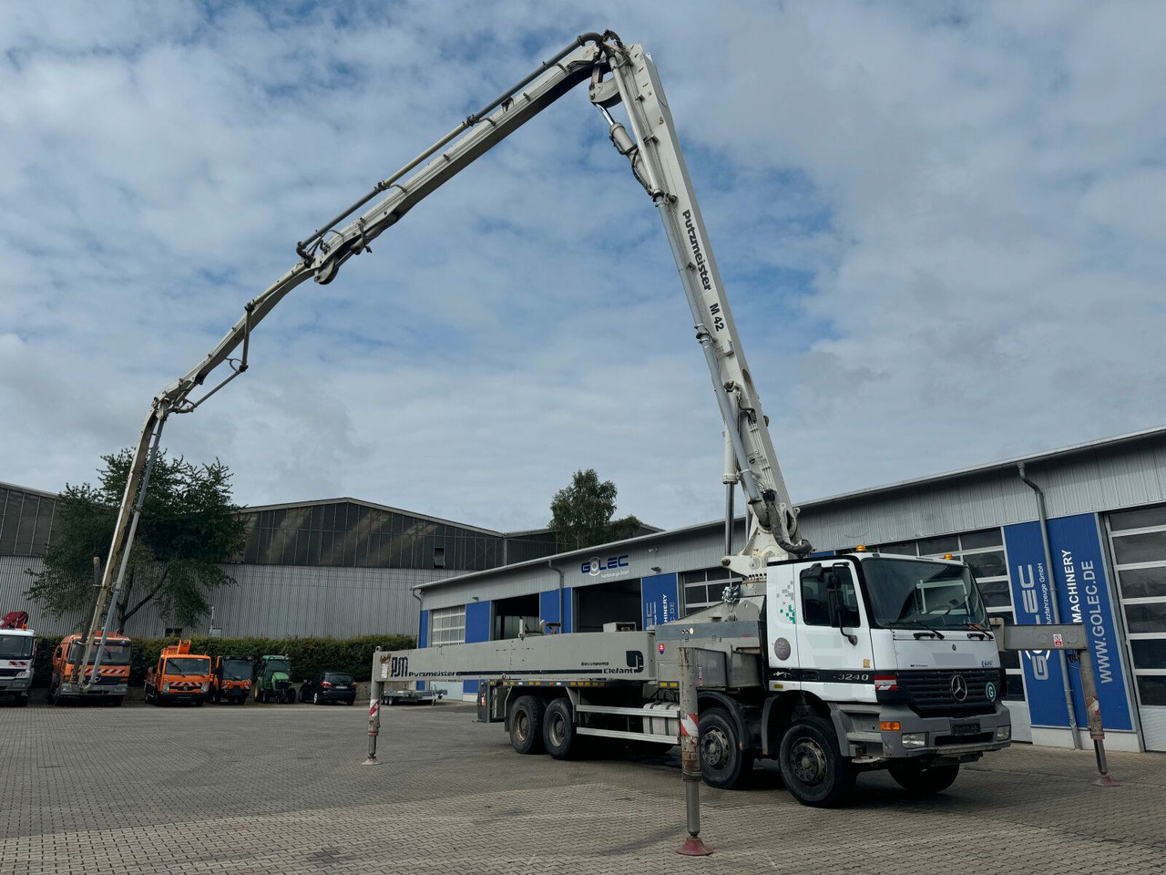 Mercedes-Benz ACTROS 3240 8x4 Betonpumpe PUTZMEISTER BSF 42 M - Автобетононасос: фото 2 Mercedes-Benz ACTROS 3240 8x4 Betonpumpe PUTZMEISTER BSF 42 M - Автобетононасос: фото 2
