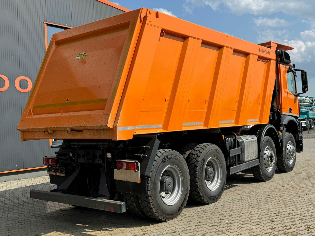 Mercedes-Benz AROCS 4851 8x6 Euro 6 Gesteinkipper MEILLER 25m³ - Самосвал: фото 5 Mercedes-Benz AROCS 4851 8x6 Euro 6 Gesteinkipper MEILLER 25m³ - Самосвал: фото 5