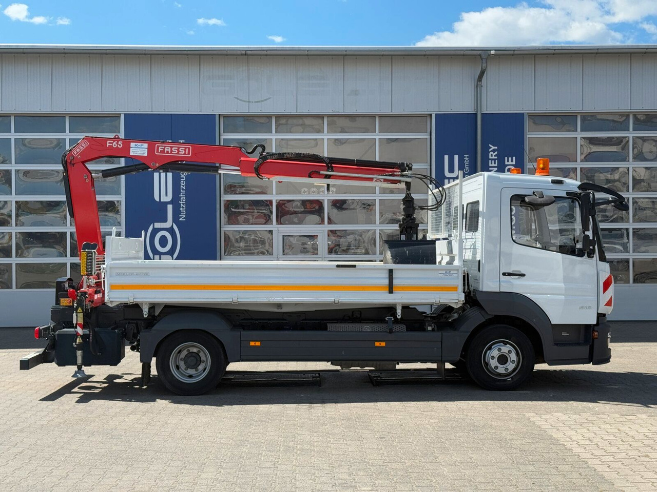 Mercedes-Benz ATEGO 818 4x2 Euro 6 Kipper Kran FASSI F65B.0.22 - Малотоннажный самосвал: фото 3 Mercedes-Benz ATEGO 818 4x2 Euro 6 Kipper Kran FASSI F65B.0.22 - Малотоннажный самосвал: фото 3