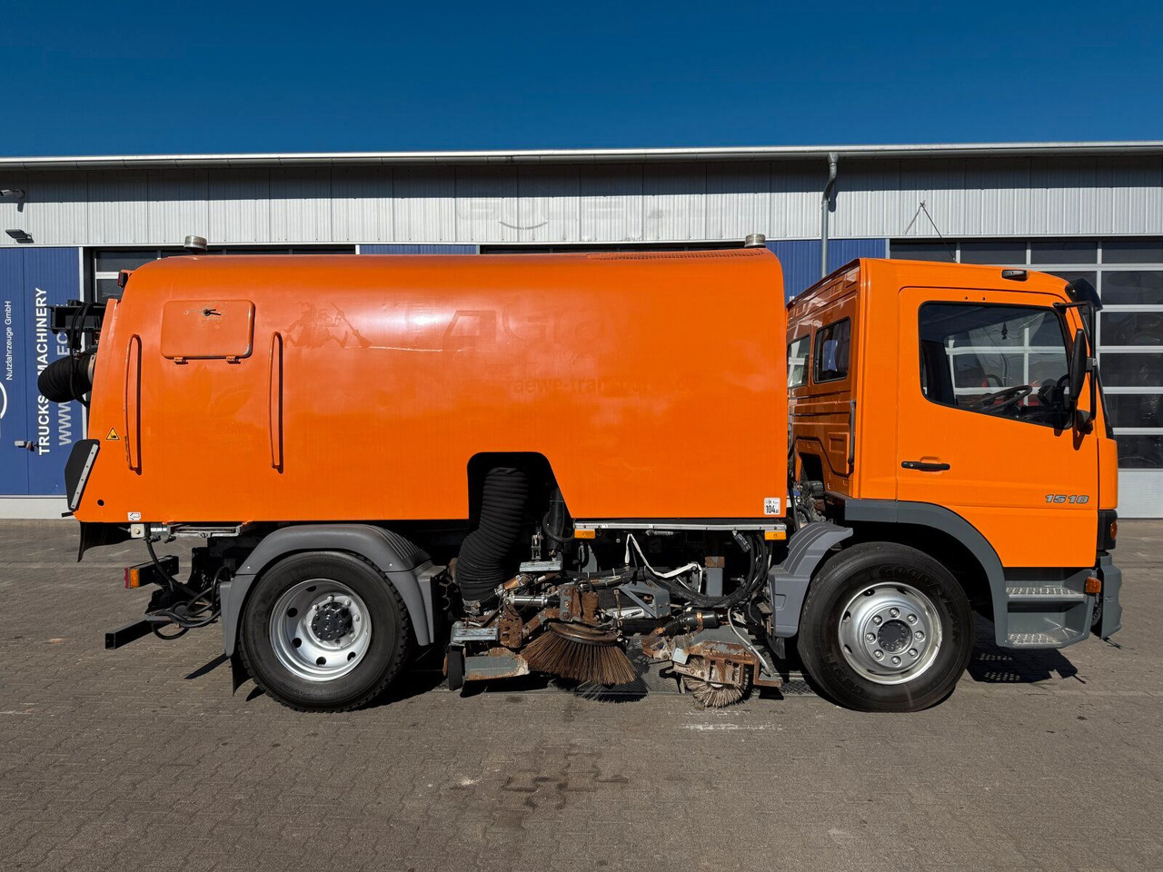 Mercedes-Benz Atego 1518 4x2 Kehrmaschine Bucher 500 - Подметально-уборочная машина: фото 2 Mercedes-Benz Atego 1518 4x2 Kehrmaschine Bucher 500 - Подметально-уборочная машина: фото 2