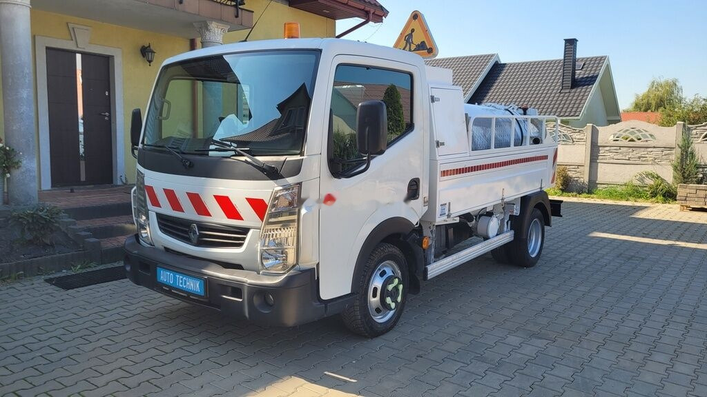 Renault Maxity 140dxi HUVER COMBI - Ассенизатор: фото 2 Renault Maxity 140dxi HUVER COMBI - Ассенизатор: фото 2