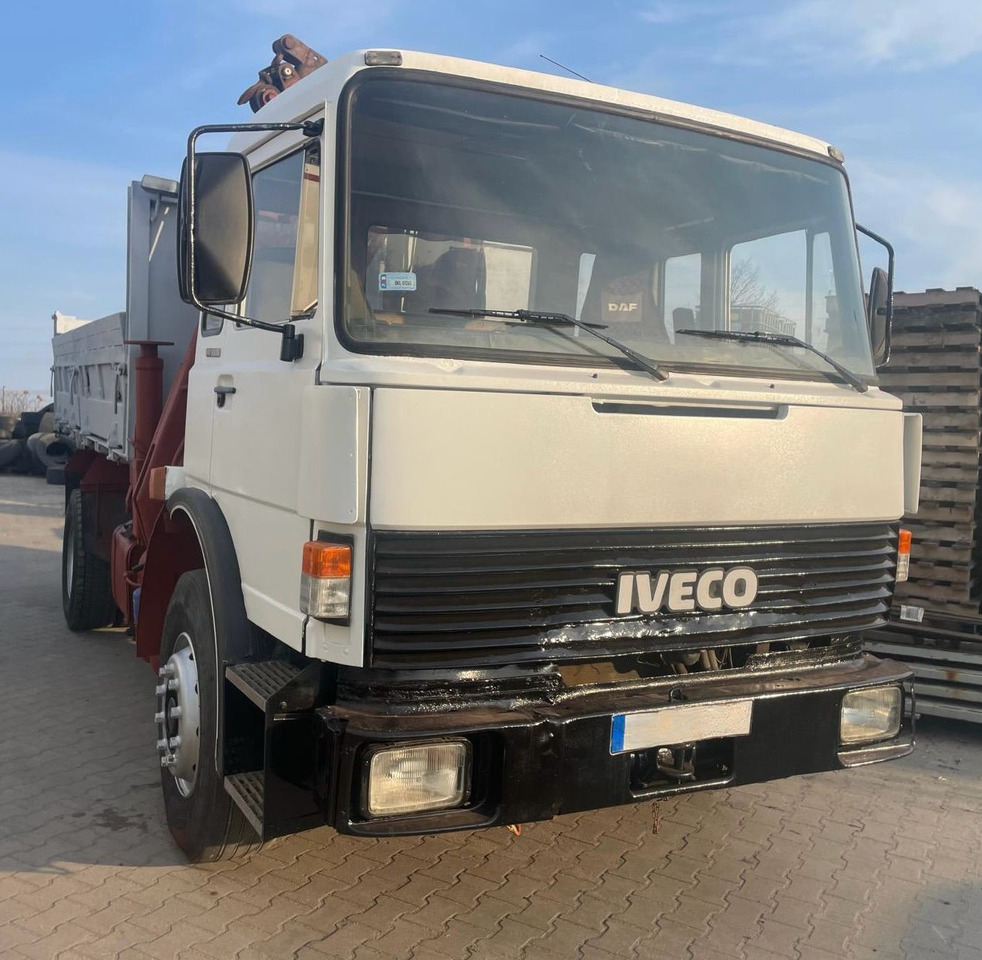 IVECO Unic - Самосвал, Автоманипулятор: фото 1 IVECO Unic - Самосвал, Автоманипулятор: фото 1