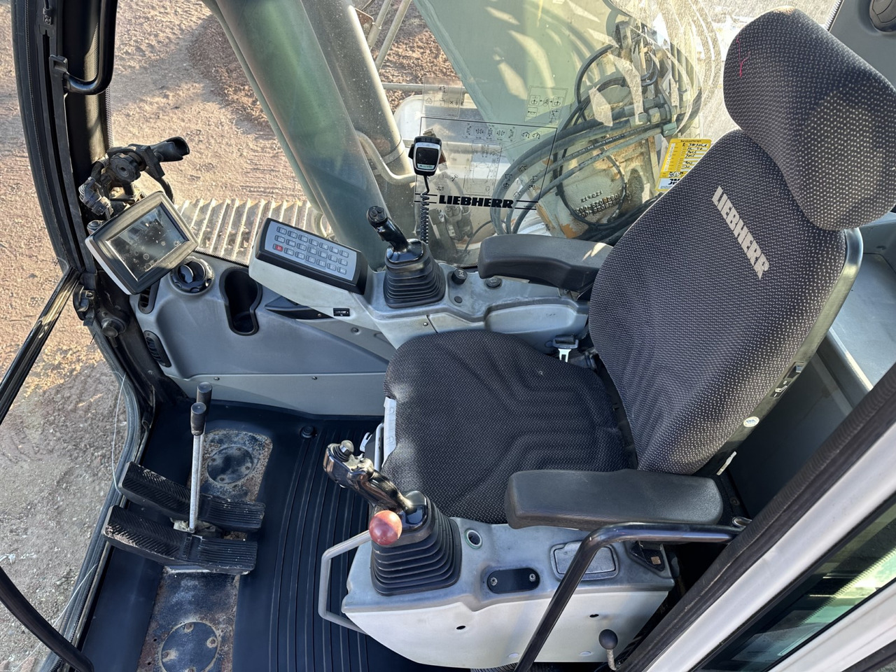 LIEBHERR R 924 LC Top Zustand !!! Kein 914- 916- 920- 926 - Гусеничный экскаватор: фото 4 LIEBHERR R 924 LC Top Zustand !!! Kein 914- 916- 920- 926 - Гусеничный экскаватор: фото 4