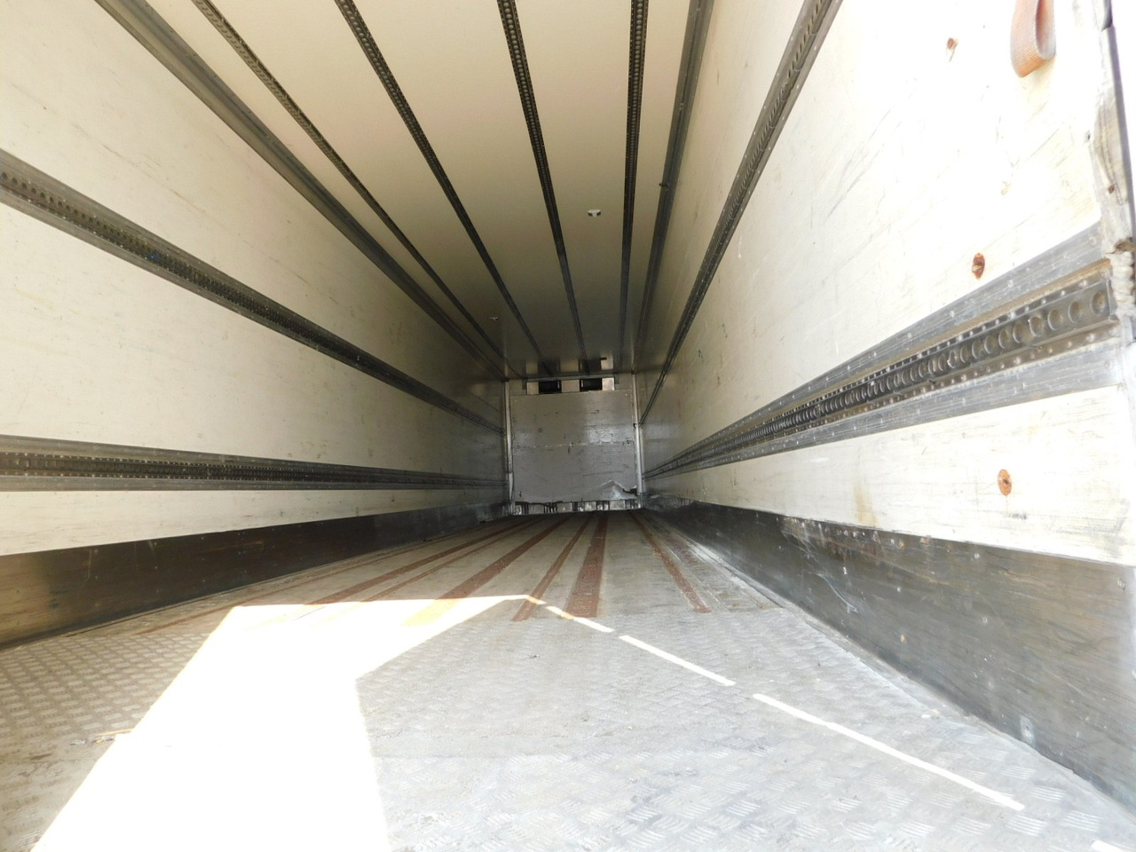 Gray adams Ga3b9 - Полуприцеп-рефрижератор: фото 5 Gray adams Ga3b9 - Полуприцеп-рефрижератор: фото 5