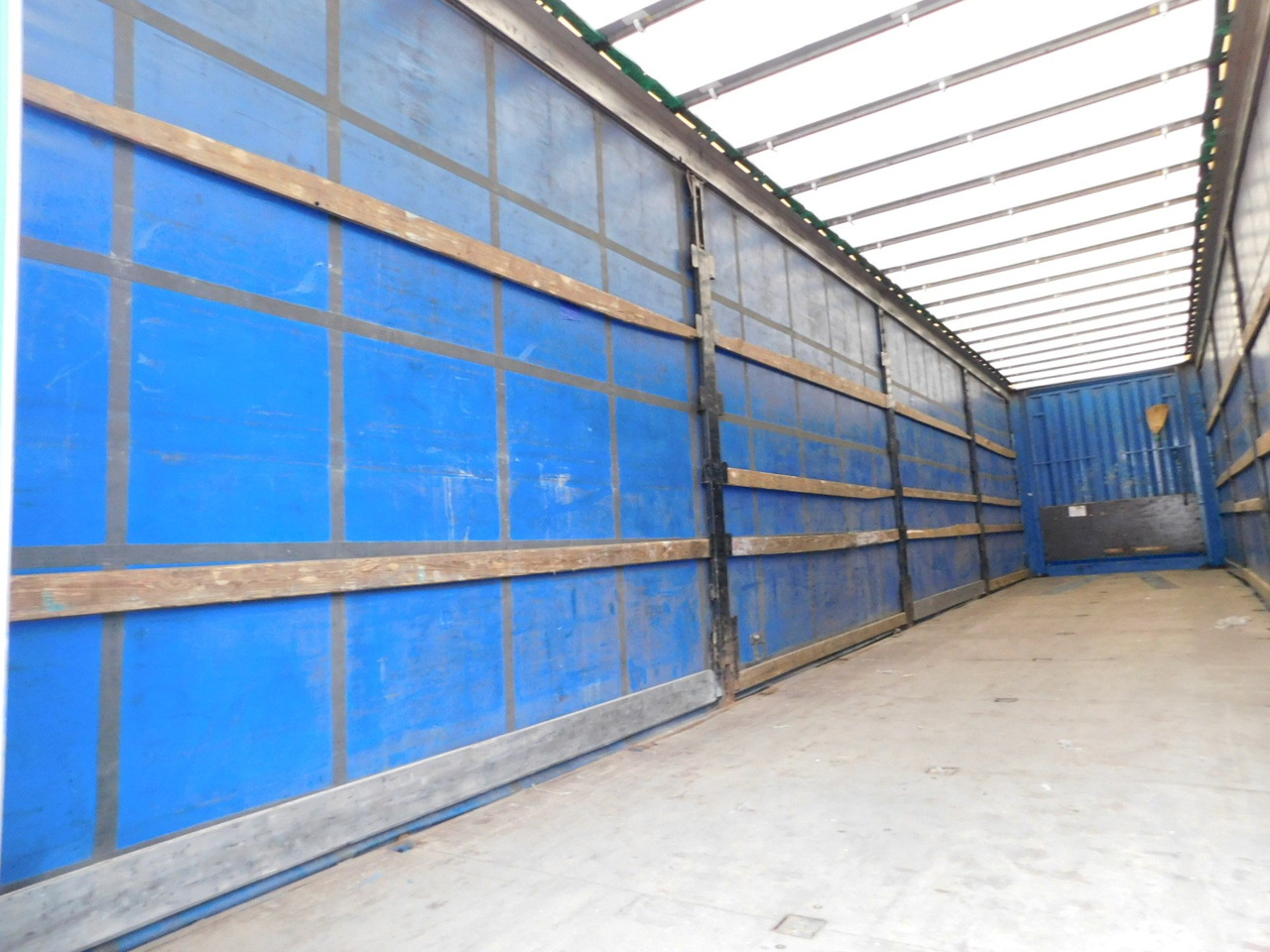 Тентованный полуприцеп Krone Sd: фото 6