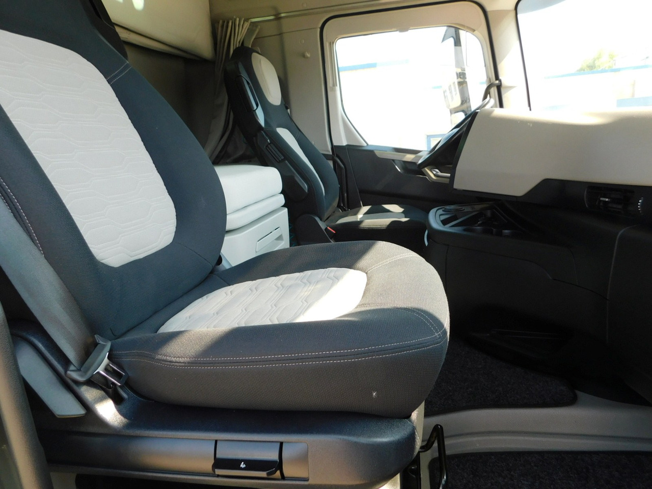 Ford F max 4x2 scab e6 12s2620 - Тягач: фото 5 Ford F max 4x2 scab e6 12s2620 - Тягач: фото 5