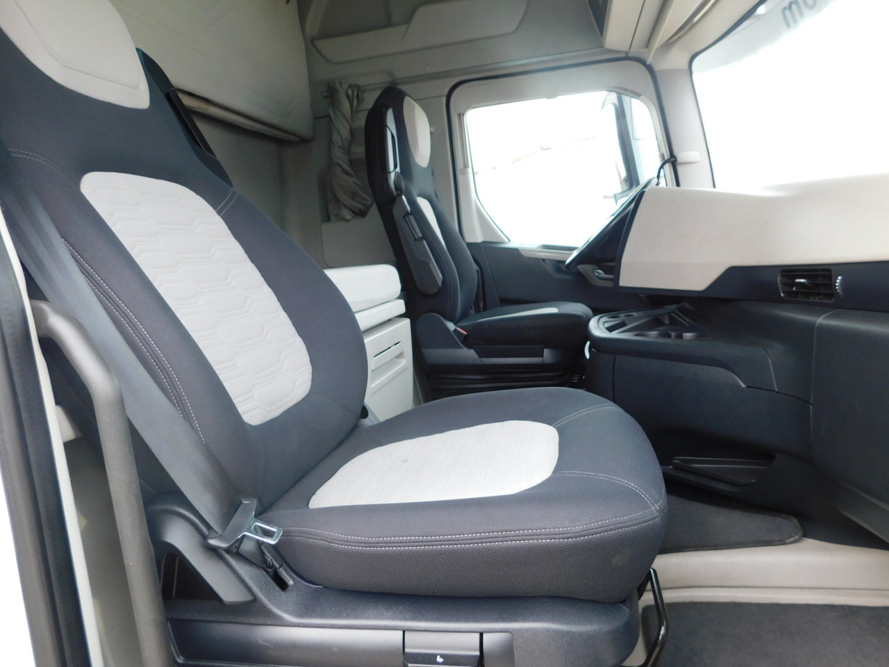 Ford F max 4x2 scab e6 12s2620 - Тягач: фото 5 Ford F max 4x2 scab e6 12s2620 - Тягач: фото 5