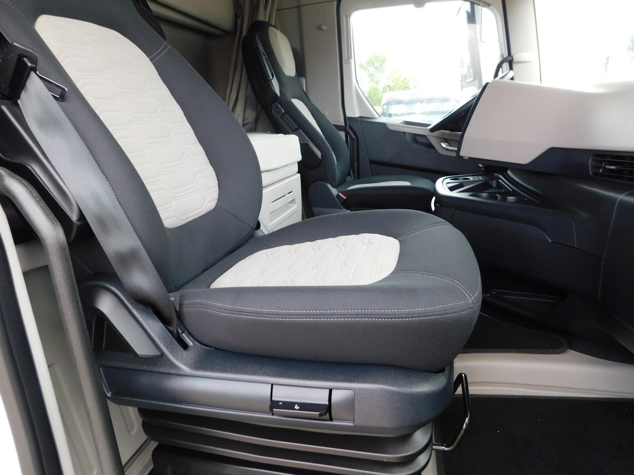 Ford F max ll 4x2 scab e6 12tx2620 ecotorq - Тягач: фото 5 Ford F max ll 4x2 scab e6 12tx2620 ecotorq - Тягач: фото 5