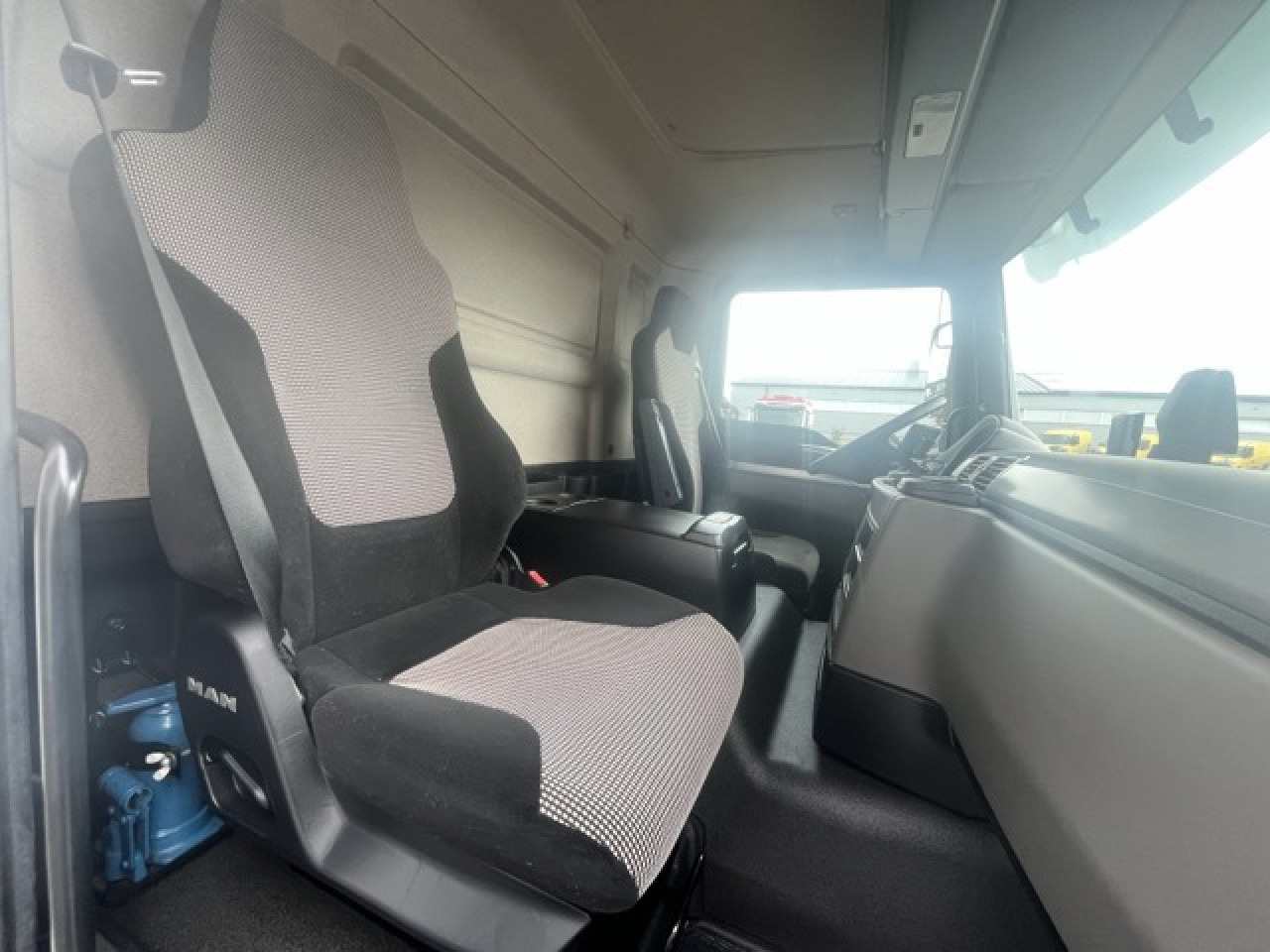 MAN TGM 15.290 4x2 LL Tiefkühler ATP 08.2028 Euro6 - Фургон-рефрижератор: фото 4 MAN TGM 15.290 4x2 LL Tiefkühler ATP 08.2028 Euro6 - Фургон-рефрижератор: фото 4