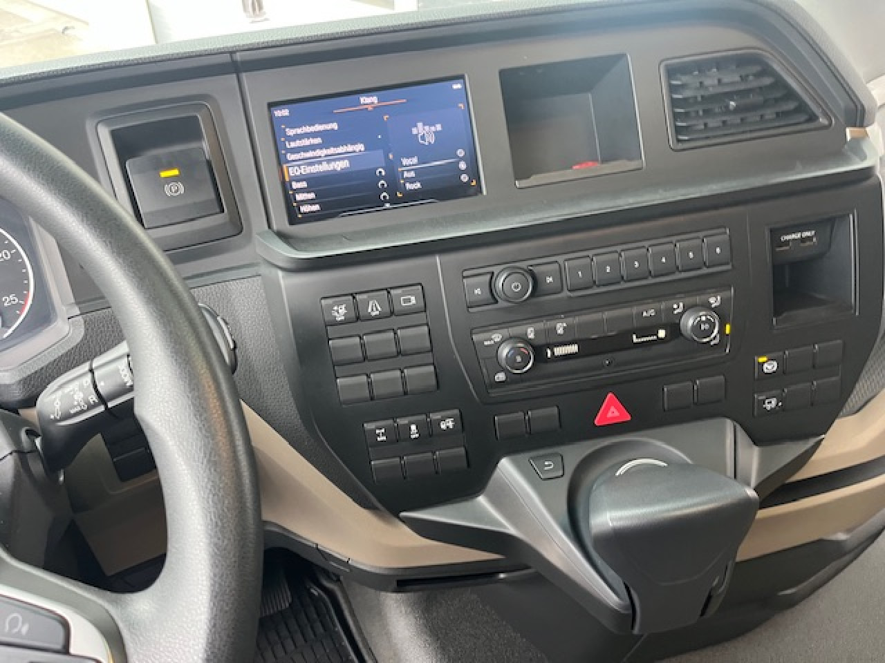 MAN TGX 18.470 4x2 BLS Euro6 Retarder Klima Luftfeder - Тягач: фото 4 MAN TGX 18.470 4x2 BLS Euro6 Retarder Klima Luftfeder - Тягач: фото 4