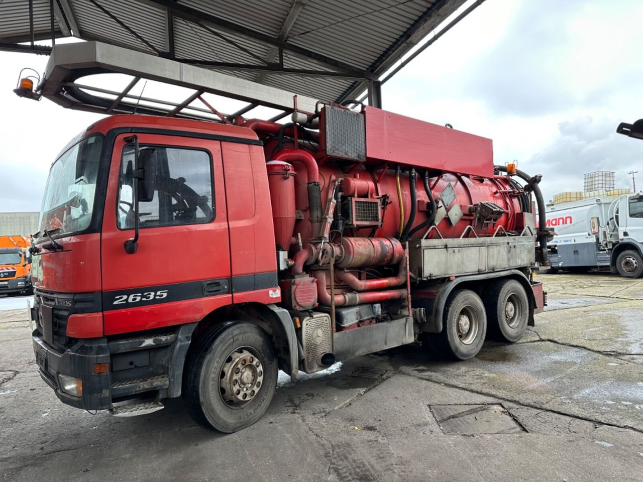 Mercedes-Benz Actros 2635 6x4 Actros 2635 6x4, Kutschke Saug- und Spülwagen ca. 13,5m³ - Грузовик: фото 1 Mercedes-Benz Actros 2635 6x4 Actros 2635 6x4, Kutschke Saug- und Spülwagen ca. 13,5m³ - Грузовик: фото 1