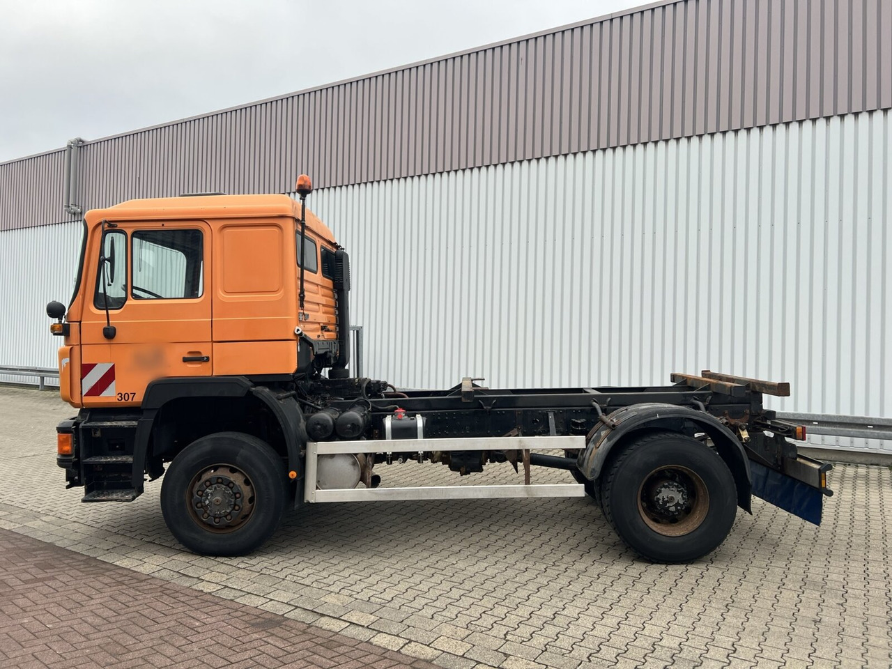 Грузовик-шасси MAN 19.292/402 FAK 4x4 BB 19.292/402 FAK 4x4 BB, 6-Zylinder, Winterdienstausstattung: фото 14 Грузовик-шасси MAN 19.292/402 FAK 4x4 BB 19.292/402 FAK 4x4 BB, 6-Zylinder, Winterdienstausstattung: фото 14