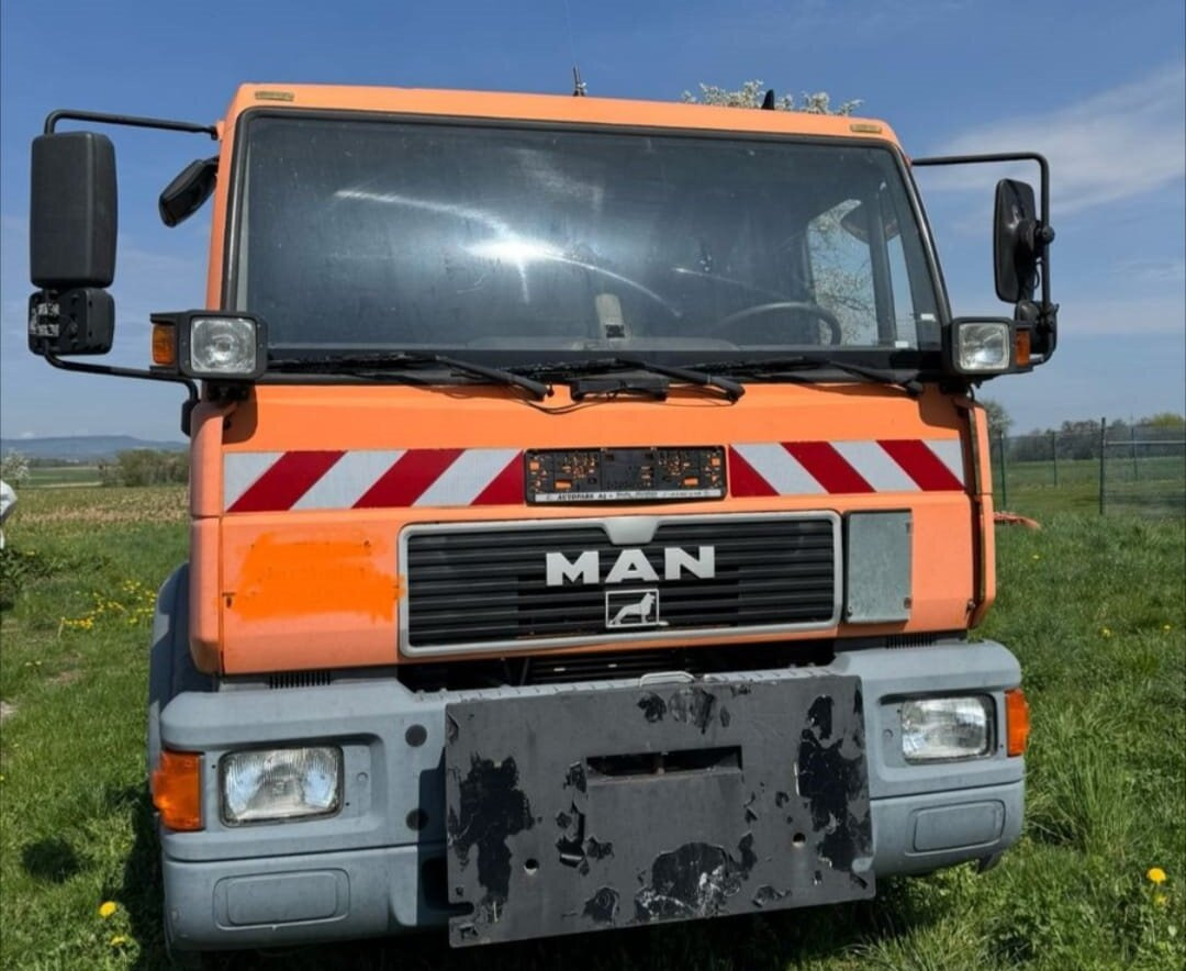 MAN LE 18.280 4x2 LL LE 18.280 4x2 LL, 6-Zylinder, Winterdienstausstattung - Крюковой мультилифт: фото 2 MAN LE 18.280 4x2 LL LE 18.280 4x2 LL, 6-Zylinder, Winterdienstausstattung - Крюковой мультилифт: фото 2