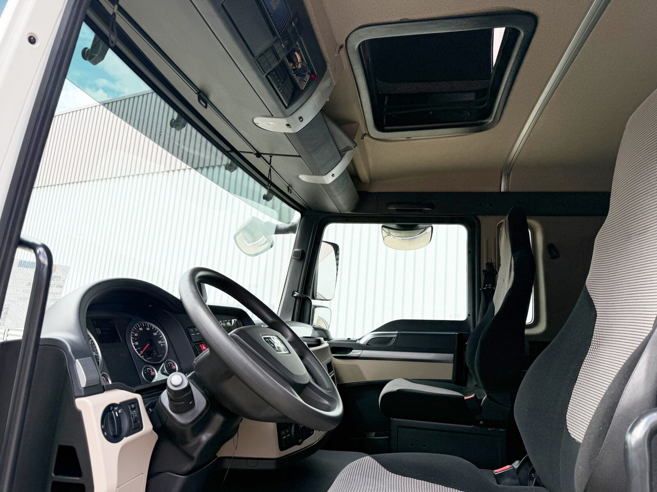 MAN TGL 12.220 4x2 BL TGL 12.220 4x2 BL, TopSleeper, Navi - Грузовик с закрытым кузовом: фото 3 MAN TGL 12.220 4x2 BL TGL 12.220 4x2 BL, TopSleeper, Navi - Грузовик с закрытым кузовом: фото 3