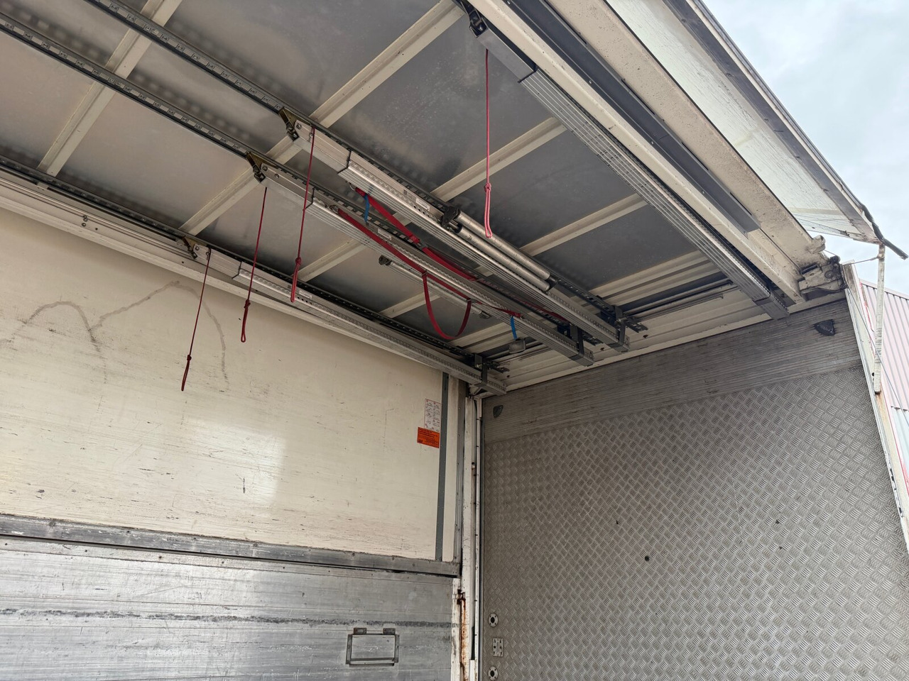 MAN TGM 22.290 6x2-4 LL TGM 22.290 6x2-4 LL, EEV, Lenkachse, 2x AHK, Getränkekoffer, LBW MBB - Грузовик с закрытым кузовом: фото 3 MAN TGM 22.290 6x2-4 LL TGM 22.290 6x2-4 LL, EEV, Lenkachse, 2x AHK, Getränkekoffer, LBW MBB - Грузовик с закрытым кузовом: фото 3