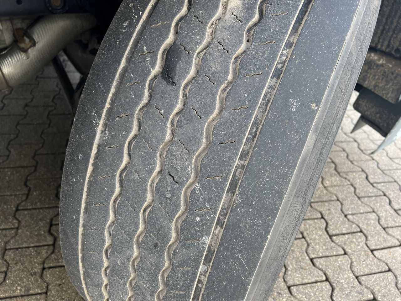 MAN TGS 26.400 6x2-4 LL TGS 26.400 6x2-4 LL, Navi, Lenk-/Liftachse, Heckkran Palfinger PK20001-K B, Funk - Автоманипулятор, Грузовик бортовой/ Платформа: фото 4 MAN TGS 26.400 6x2-4 LL TGS 26.400 6x2-4 LL, Navi, Lenk-/Liftachse, Heckkran Palfinger PK20001-K B, Funk - Автоманипулятор, Грузовик бортовой/ Платформа: фото 4