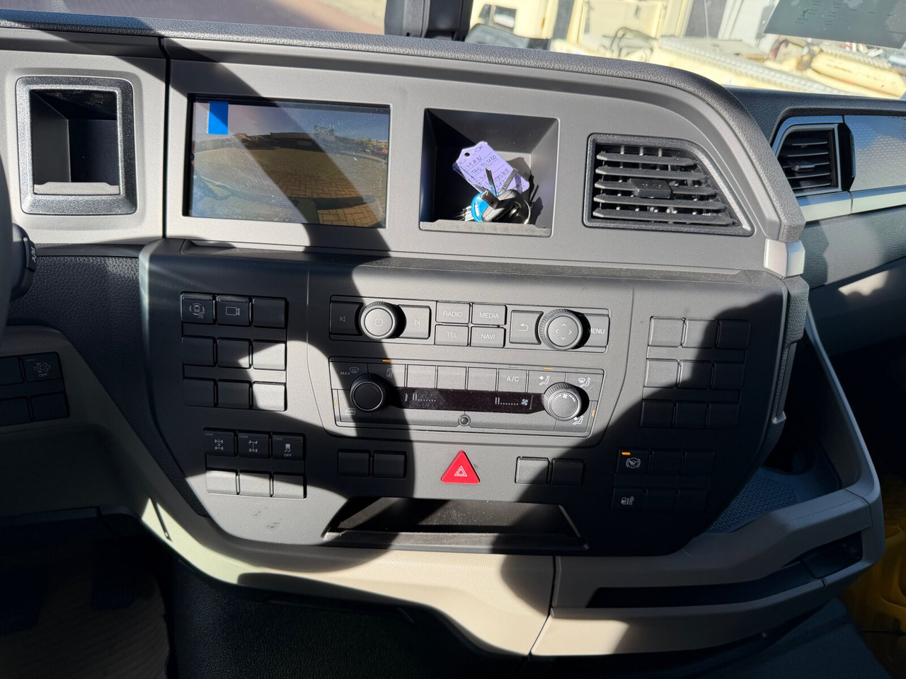 MAN TGS 33.480 6x4 BL CH TGS 33.480 6x4 BL CH, Nebenantrieb - Грузовик-шасси: фото 4 MAN TGS 33.480 6x4 BL CH TGS 33.480 6x4 BL CH, Nebenantrieb - Грузовик-шасси: фото 4