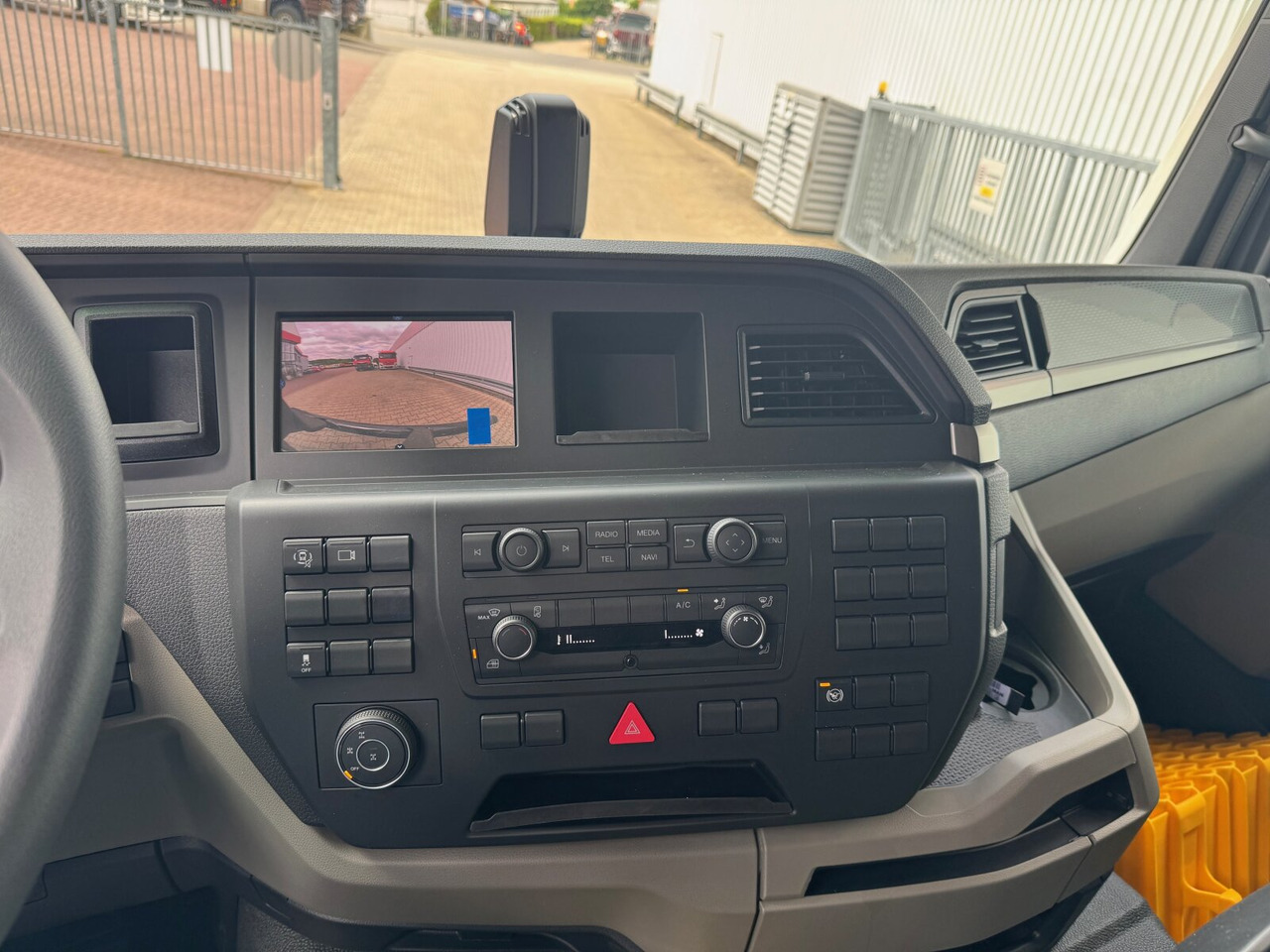 MAN TGS 33.480 6x6 BB CH TGS 33.480 6x6 BB CH, Hohe Bauart, Nebenantrieb - Грузовик-шасси: фото 3 MAN TGS 33.480 6x6 BB CH TGS 33.480 6x6 BB CH, Hohe Bauart, Nebenantrieb - Грузовик-шасси: фото 3