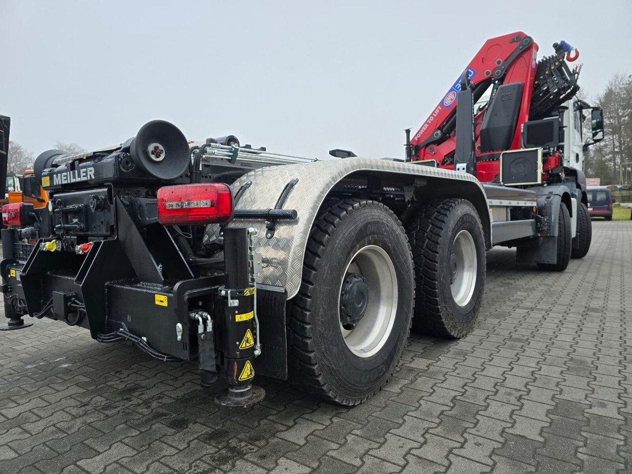MAN TGS 35.480 8X4 BL TGS 35.480 8X4 BL, Intarder, Kran HMF 3220-K6, 4-fach Abstützung, Funk - Крюковой мультилифт, Автоманипулятор: фото 2 MAN TGS 35.480 8X4 BL TGS 35.480 8X4 BL, Intarder, Kran HMF 3220-K6, 4-fach Abstützung, Funk - Крюковой мультилифт, Автоманипулятор: фото 2