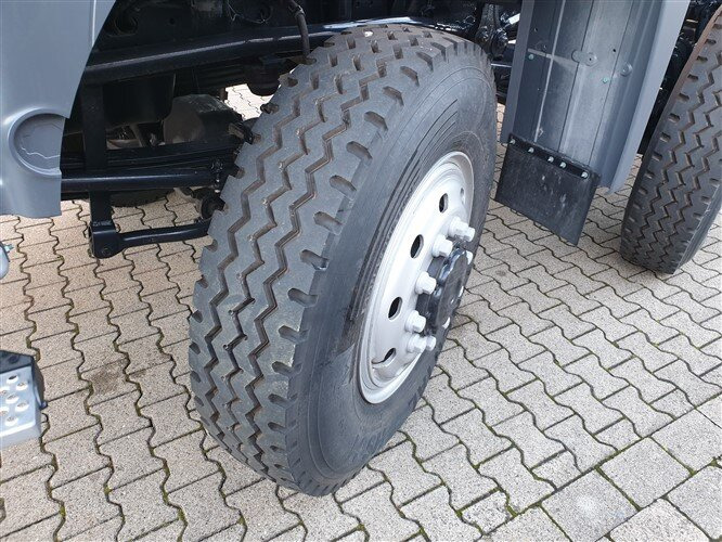 MAN TGS 41.480 8X6 BB TGS 41.480 8X6 BB, ca. 25.000l mit Separatpumpe - Грузовик-цистерна: фото 2 MAN TGS 41.480 8X6 BB TGS 41.480 8X6 BB, ca. 25.000l mit Separatpumpe - Грузовик-цистерна: фото 2