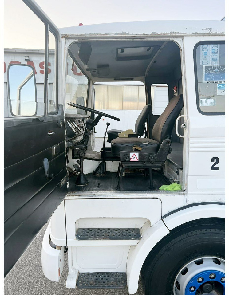 Mercedes-Benz 1923 4x2 Tankwagenzug für Kerosin 40.000l 1923 4x2 Tankwagenzug für Kerosin 40.000l - Грузовик-цистерна: фото 3 Mercedes-Benz 1923 4x2 Tankwagenzug für Kerosin 40.000l 1923 4x2 Tankwagenzug für Kerosin 40.000l - Грузовик-цистерна: фото 3