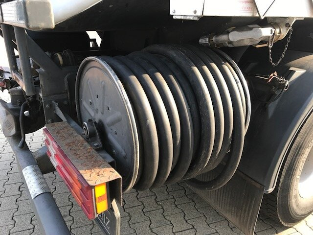Mercedes-Benz Actros 1841 L 4x2 Actros 1841 L 4x2, Esterer Tankaufbau ca. 13.500l, 2 Kammern - Грузовик-цистерна: фото 4 Mercedes-Benz Actros 1841 L 4x2 Actros 1841 L 4x2, Esterer Tankaufbau ca. 13.500l, 2 Kammern - Грузовик-цистерна: фото 4
