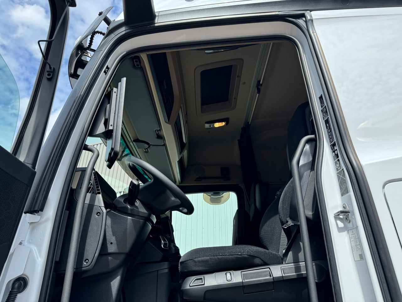 Mercedes-Benz Actros 2548 L 6x2 Actros 2548 L 6x2, Retarder, Lenk-/Liftachse, Navi, MirrorCam, MultimediaCockpit - Крюковой мультилифт: фото 3 Mercedes-Benz Actros 2548 L 6x2 Actros 2548 L 6x2, Retarder, Lenk-/Liftachse, Navi, MirrorCam, MultimediaCockpit - Крюковой мультилифт: фото 3