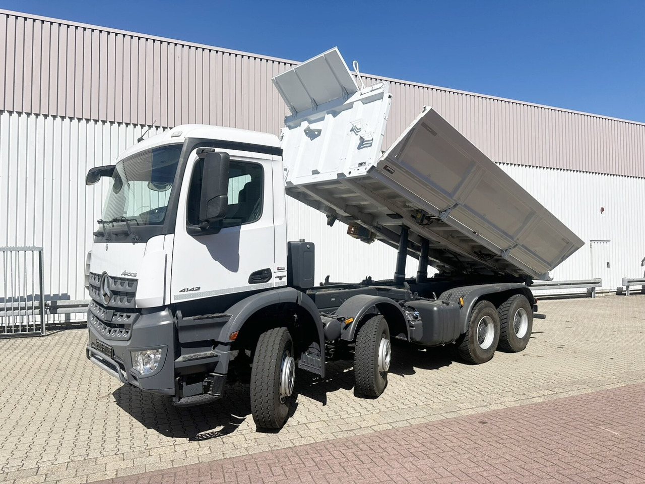 Mercedes-Benz Arocs 4142 K 8x4/4 Arocs 4142/45 K 8x4/4, Meiller Bordmatik links - Самосвал: фото 1 Mercedes-Benz Arocs 4142 K 8x4/4 Arocs 4142/45 K 8x4/4, Meiller Bordmatik links - Самосвал: фото 1