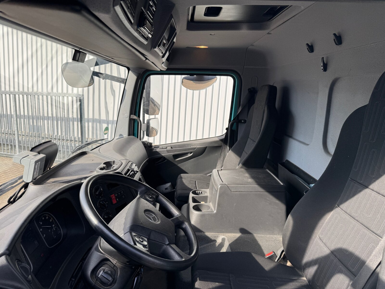 Mercedes-Benz Atego 1221 L 4x2 Atego 1221 L 4x2 mit LBW BÄR - Грузовик бортовой/ Платформа: фото 3 Mercedes-Benz Atego 1221 L 4x2 Atego 1221 L 4x2 mit LBW BÄR - Грузовик бортовой/ Платформа: фото 3