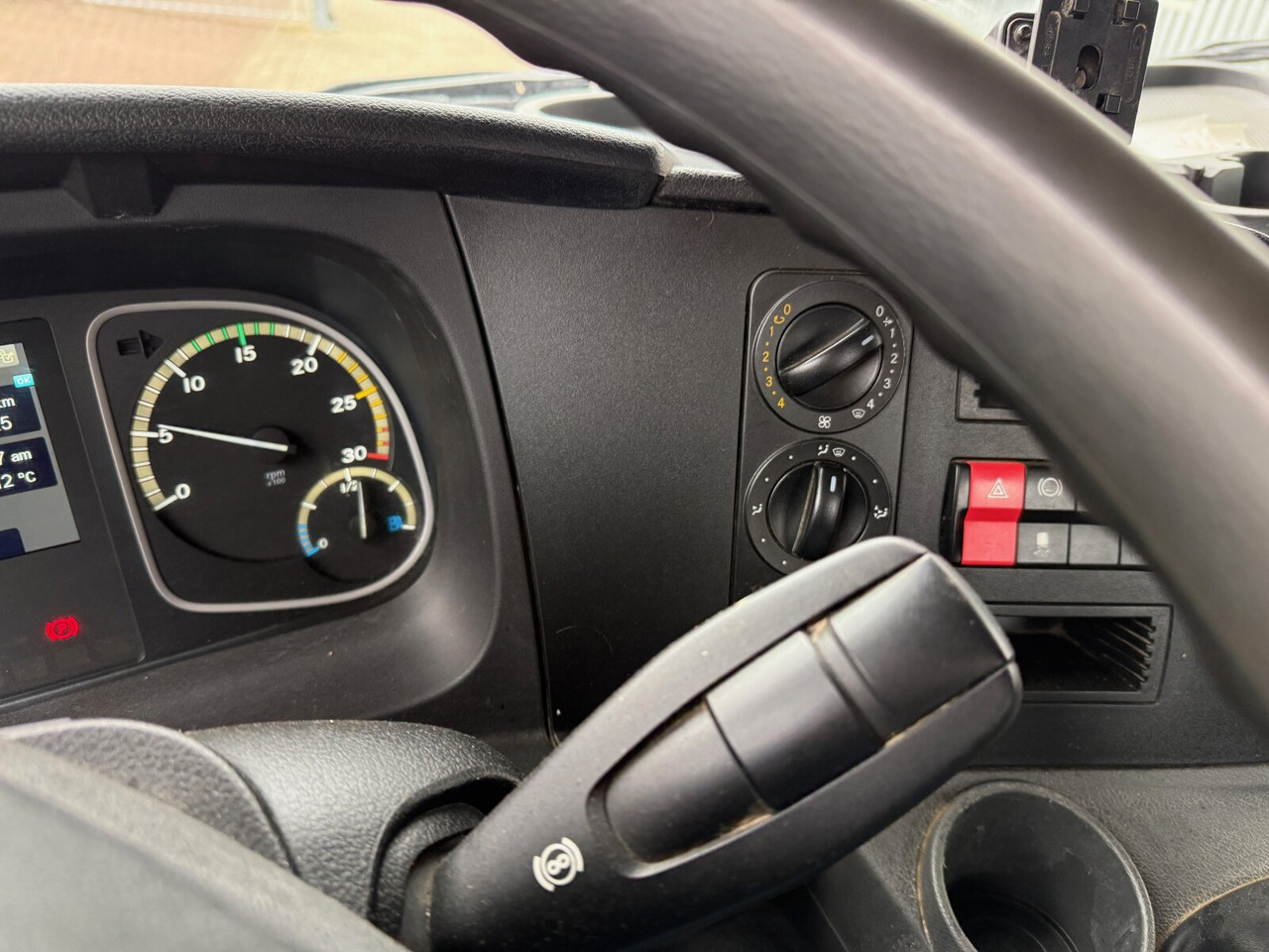 Mercedes-Benz Atego 1630 K 4x2 Atego 1630 K 4x2, Meiller 3-Seiten, 2 x AHK Öl - Самосвал: фото 4 Mercedes-Benz Atego 1630 K 4x2 Atego 1630 K 4x2, Meiller 3-Seiten, 2 x AHK Öl - Самосвал: фото 4