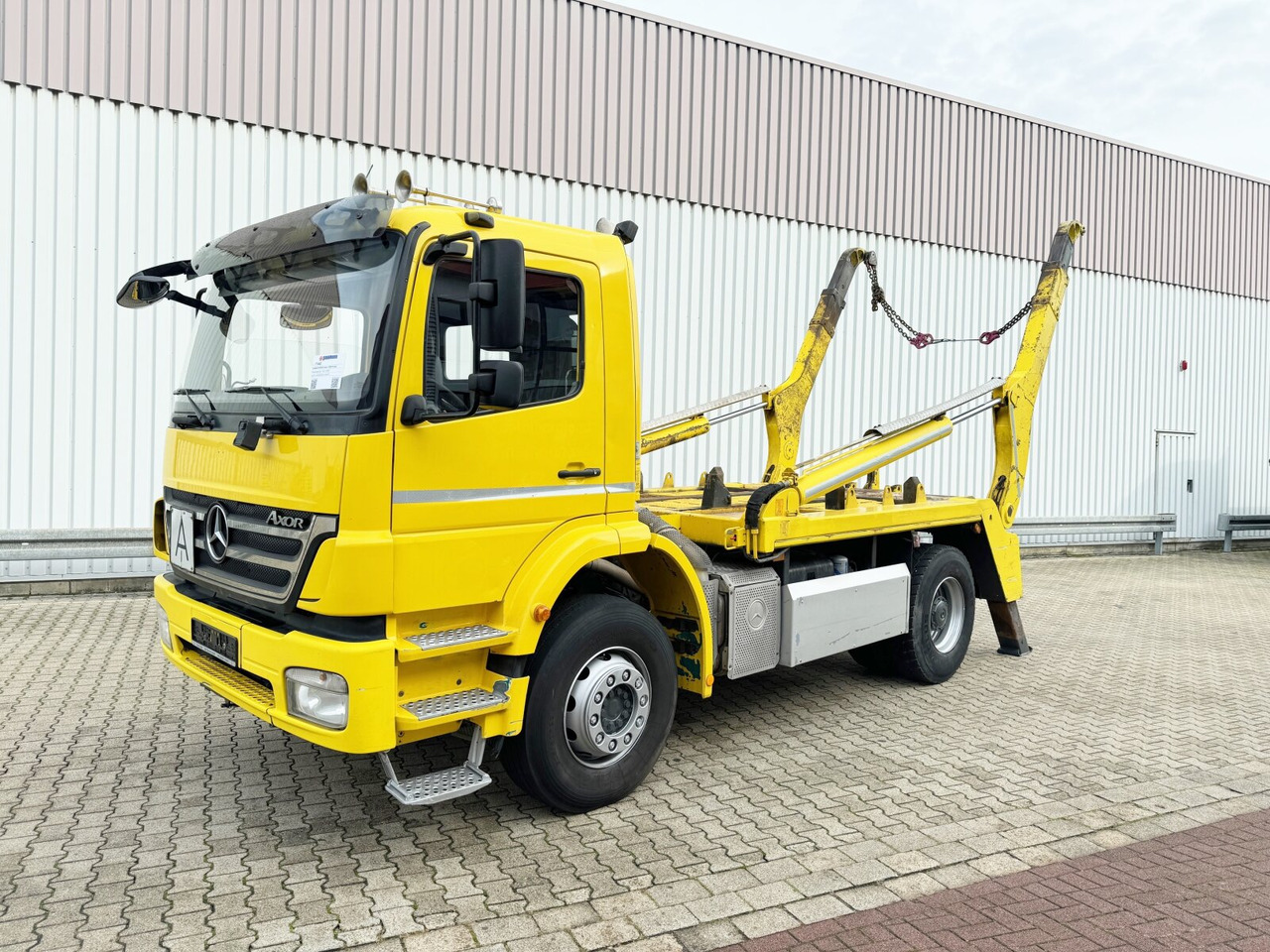 Mercedes-Benz Axor 1833 K 4x2 Axor 1833 K 4x2, Gergen TAK 20 Tele-Absetzer - Портальный бункеровоз: фото 1 Mercedes-Benz Axor 1833 K 4x2 Axor 1833 K 4x2, Gergen TAK 20 Tele-Absetzer - Портальный бункеровоз: фото 1