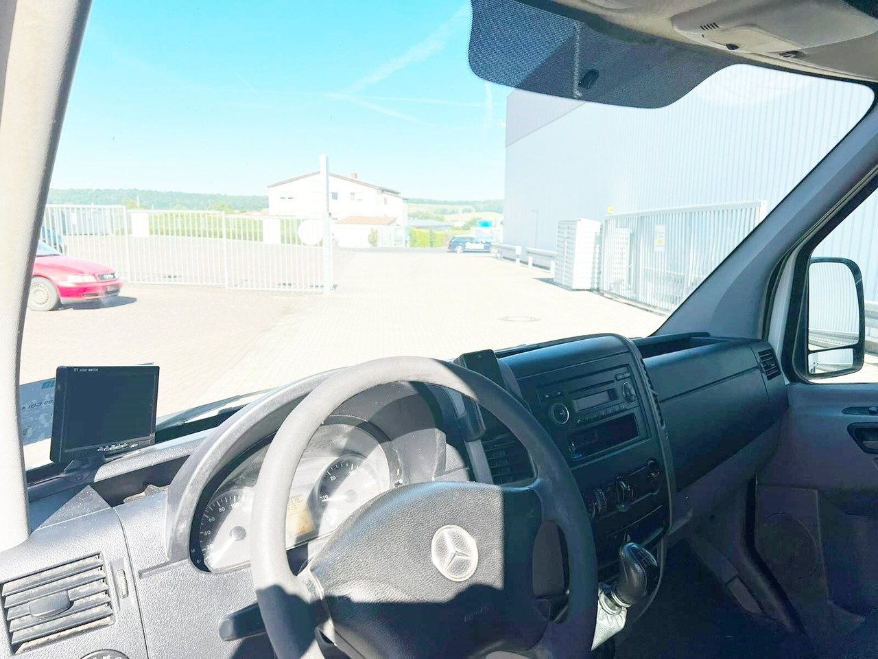Mercedes-Benz Sprinter 209 CDI 4x2 Doka Sprinter 209 CDI 4x2 Doka - Тентованный фургон, Грузопассажирский фургон: фото 2 Mercedes-Benz Sprinter 209 CDI 4x2 Doka Sprinter 209 CDI 4x2 Doka - Тентованный фургон, Грузопассажирский фургон: фото 2