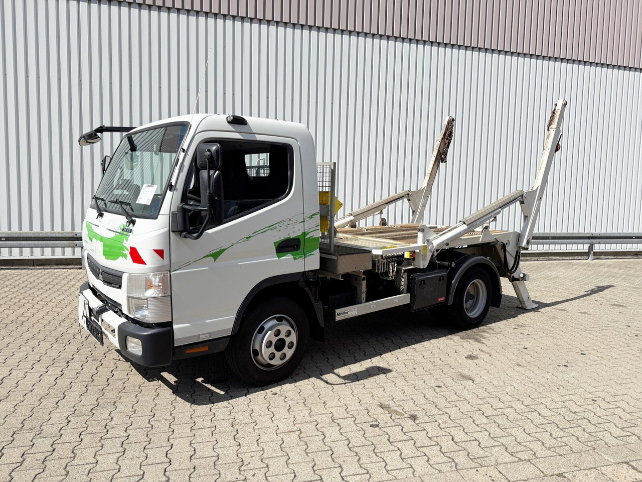 Mitsubishi Canter Fuso 7C15 4x2 Canter Fuso 7C15 4x2, Tele-Absetzer, Vereiterbar bis 10m³ - Портальный бункеровоз: фото 1 Mitsubishi Canter Fuso 7C15 4x2 Canter Fuso 7C15 4x2, Tele-Absetzer, Vereiterbar bis 10m³ - Портальный бункеровоз: фото 1