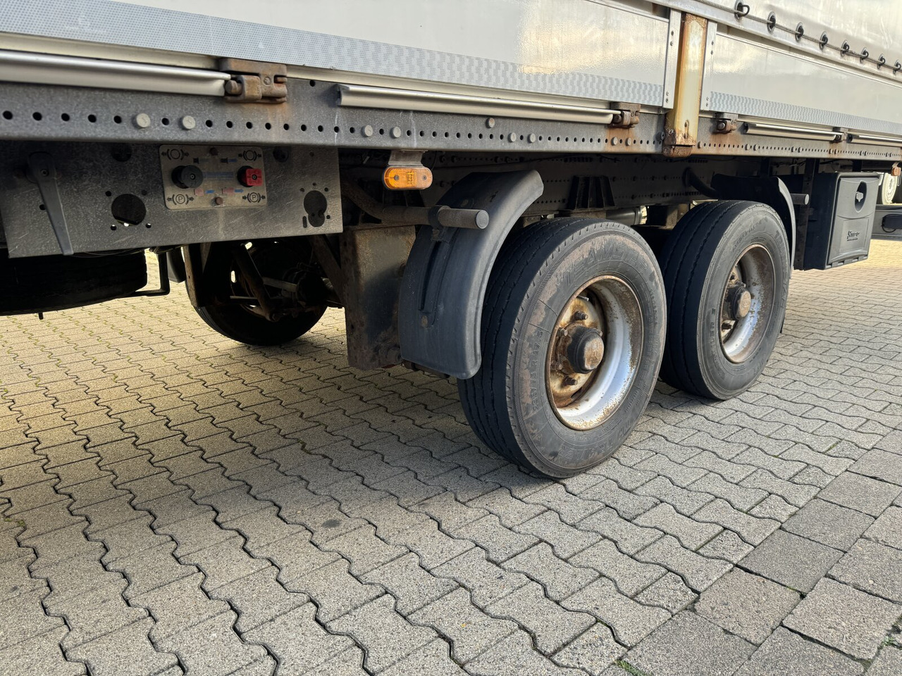 OS2-L105 L/B OS2-L105 L/B, durchladbar, Edscha, Ex-Fahrschule! - Прицеп бортовой/ Платформа: фото 3 OS2-L105 L/B OS2-L105 L/B, durchladbar, Edscha, Ex-Fahrschule! - Прицеп бортовой/ Платформа: фото 3