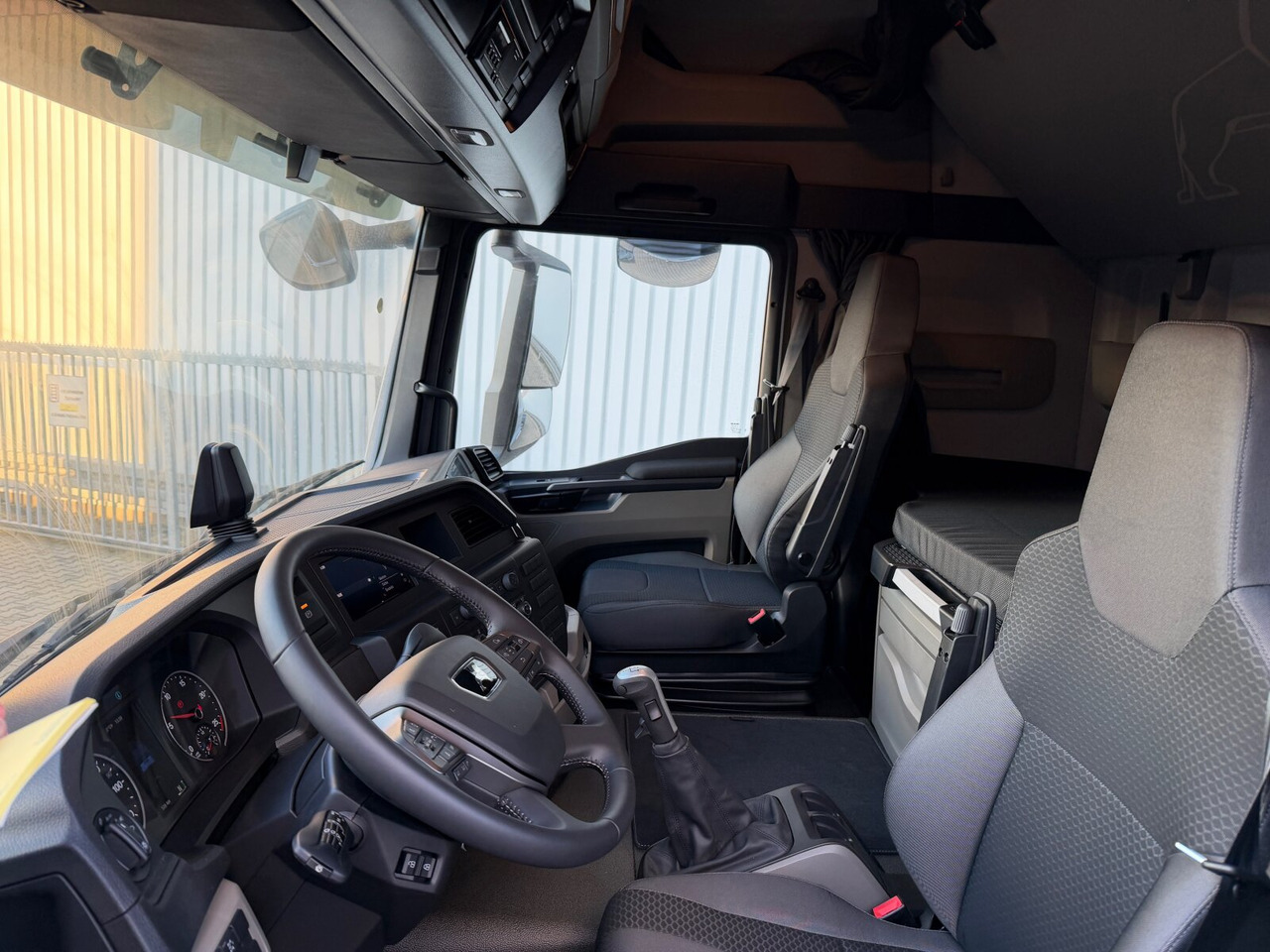 MAN TGS 33.520 6x4 BL SA TGS 33.520 6x4 BL SA, Retarder, LED, Nebenantrieb - Тягач: фото 3 MAN TGS 33.520 6x4 BL SA TGS 33.520 6x4 BL SA, Retarder, LED, Nebenantrieb - Тягач: фото 3