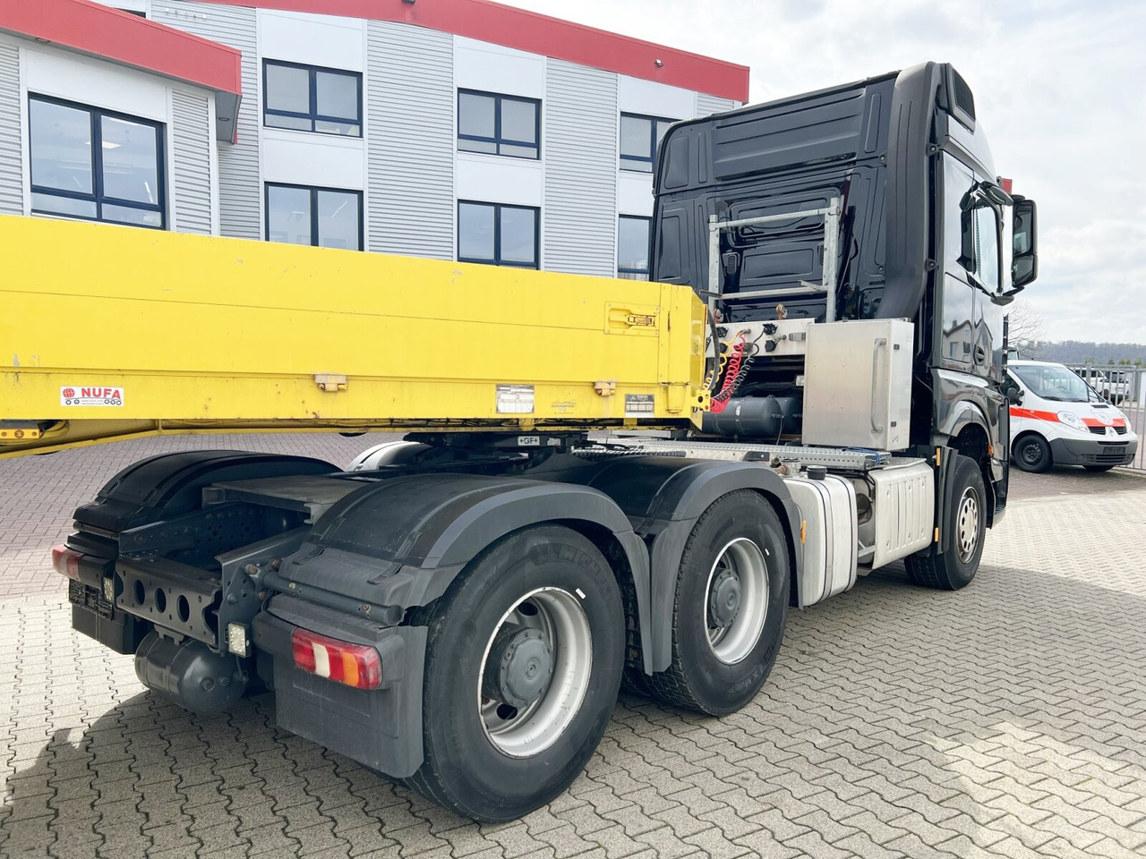 Тягач Mercedes-Benz Arocs 3358 LS 6x4 Arocs 3358 LS 6x4, StreamSpace, Turbo-Retarder-Kupplung, Kipphydraulik: фото 10