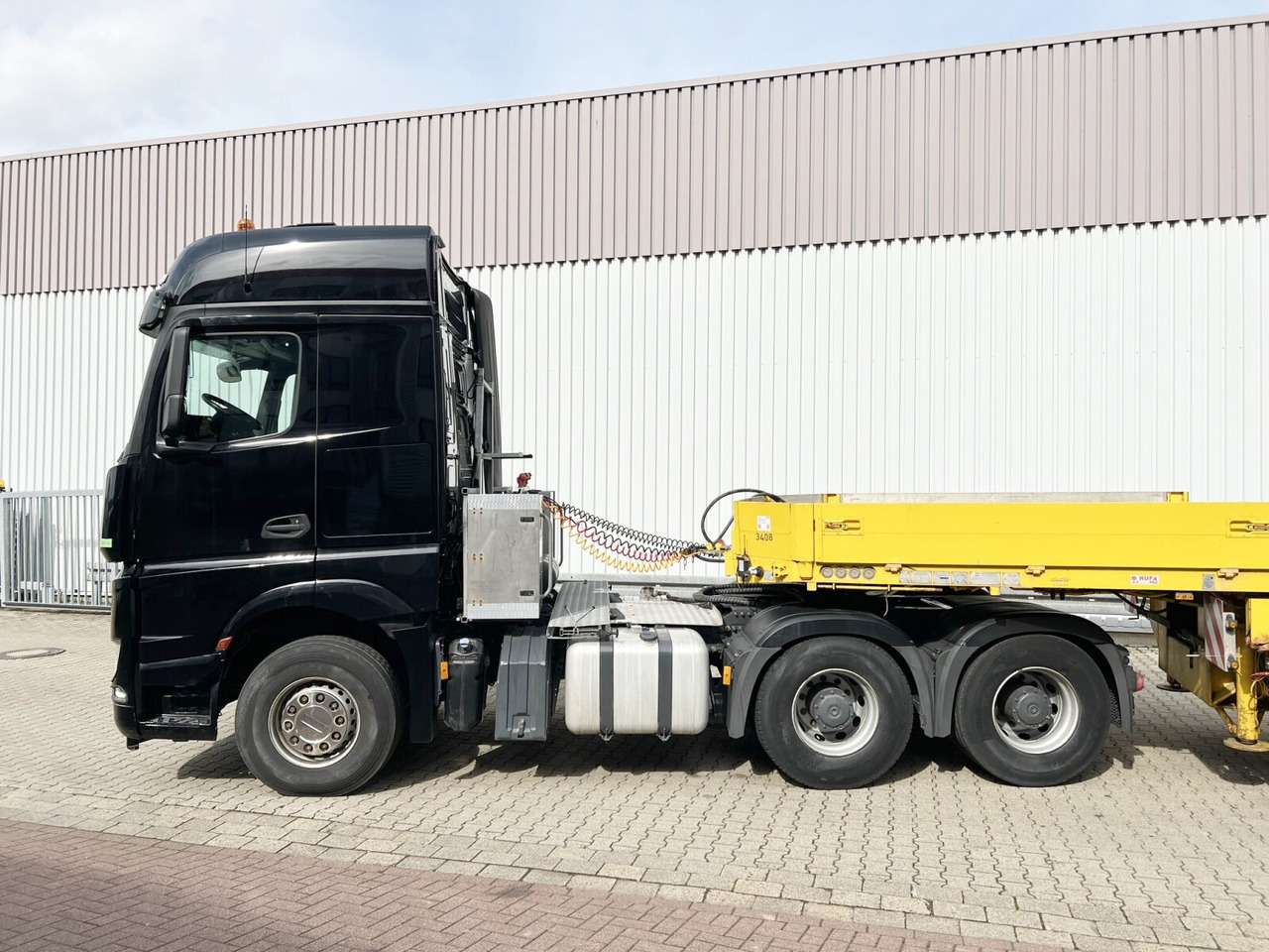 Тягач Mercedes-Benz Arocs 3358 LS 6x4 Arocs 3358 LS 6x4, StreamSpace, Turbo-Retarder-Kupplung, Kipphydraulik: фото 12