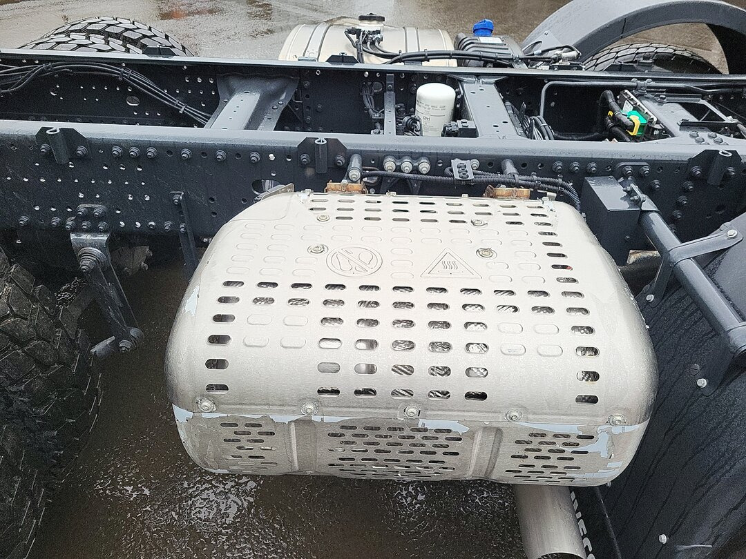 T-Way AT410T51 8x4 T-Way AT410T51 8x4, Retarder, Nebenantrieb, 4x VORHANDEN! - Тягач: фото 3 T-Way AT410T51 8x4 T-Way AT410T51 8x4, Retarder, Nebenantrieb, 4x VORHANDEN! - Тягач: фото 3