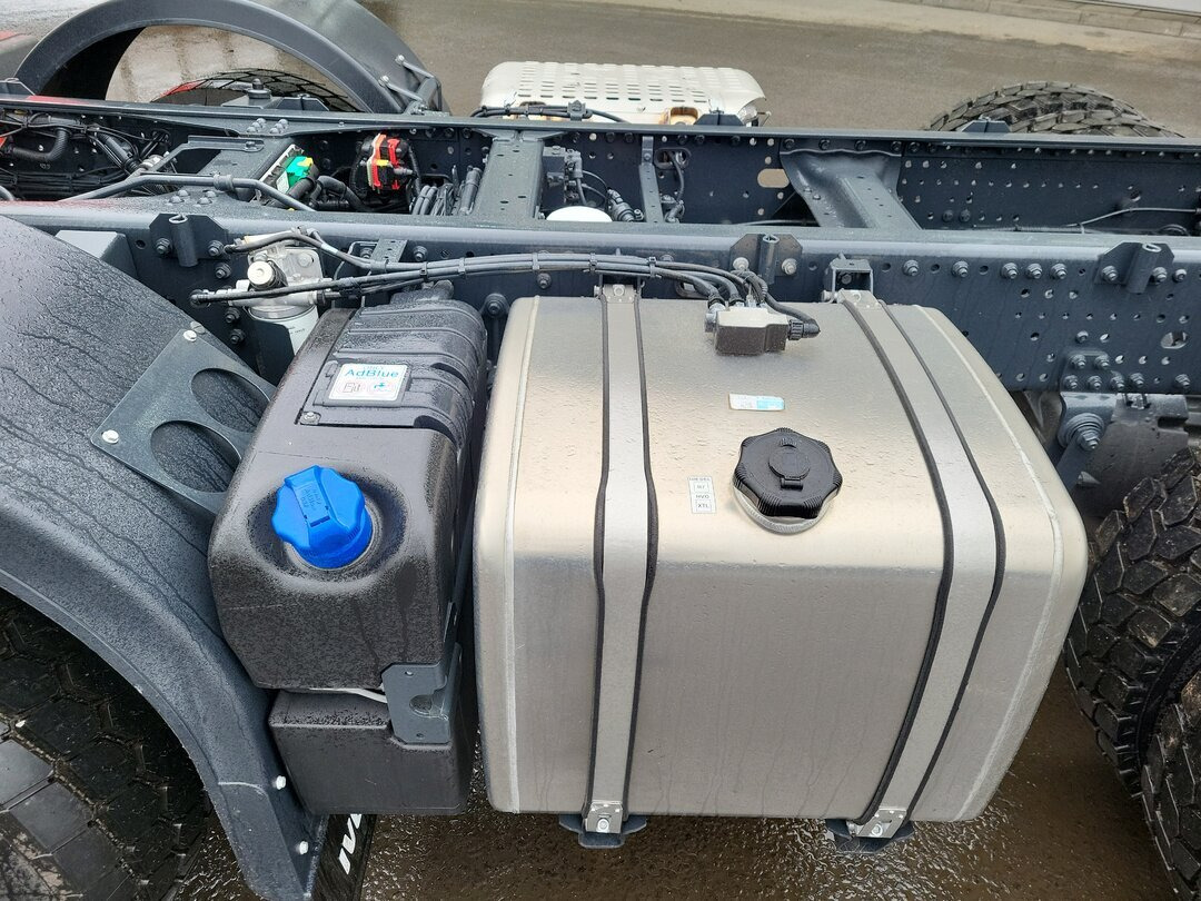 T-Way AT410T51 8x4 T-Way AT410T51 8x4, Retarder, Nebenantrieb, 4x VORHANDEN! - Тягач: фото 2 T-Way AT410T51 8x4 T-Way AT410T51 8x4, Retarder, Nebenantrieb, 4x VORHANDEN! - Тягач: фото 2