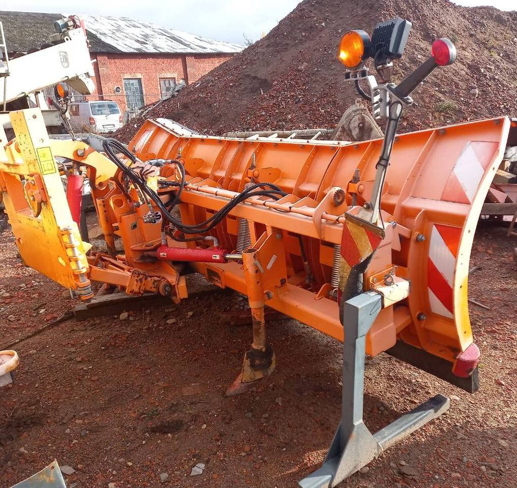 Rasco Kalnik 3,4 - Отвал для снега: фото 2 Rasco Kalnik 3,4 - Отвал для снега: фото 2