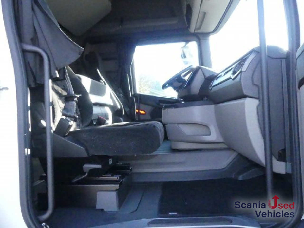 SCANIA R 460 A4x2NA Kipphydraulik New Dashboard - Тягач: фото 3 SCANIA R 460 A4x2NA Kipphydraulik New Dashboard - Тягач: фото 3