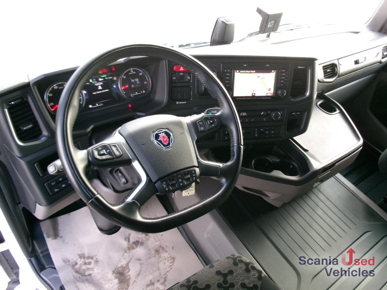 SCANIA R 460 A4x2NA SUPER NAVI Standklima DAB - Тягач: фото 2 SCANIA R 460 A4x2NA SUPER NAVI Standklima DAB - Тягач: фото 2