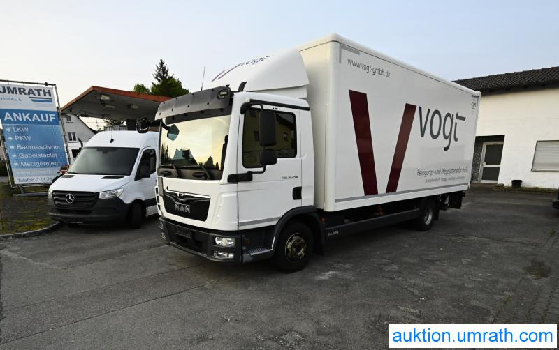 MAN (V181) MAN TGL 12.250 4x2 L/BL Koffer Ladebordwand Klimaautomatik NAVI Luftfederung Automatikgetriebe EURO 6 - Грузовик с закрытым кузовом: фото 2 MAN (V181) MAN TGL 12.250 4x2 L/BL Koffer Ladebordwand Klimaautomatik NAVI Luftfederung Automatikgetriebe EURO 6 - Грузовик с закрытым кузовом: фото 2